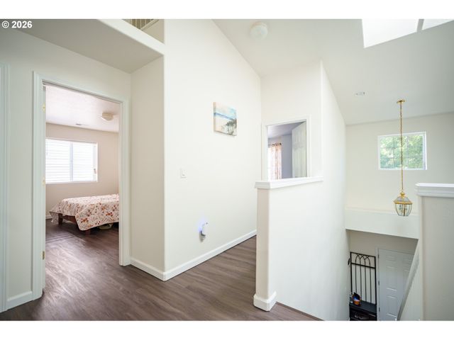 804 Nw BROOKHILL St, Hillsboro, OR 97124