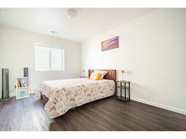 804 Nw BROOKHILL St, Hillsboro, OR 97124