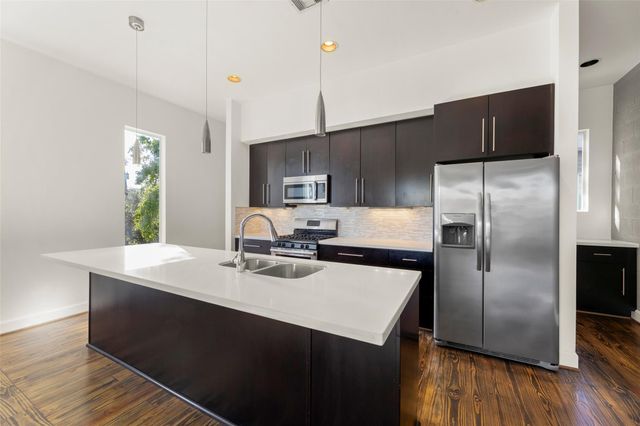 1524 Blodgett Street, Houston, TX 77004