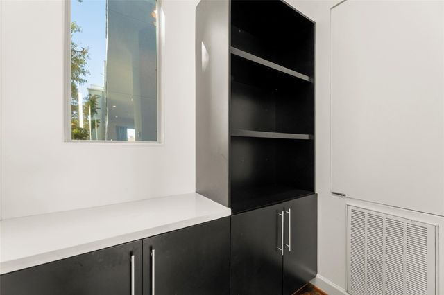 1524 Blodgett Street, Houston, TX 77004