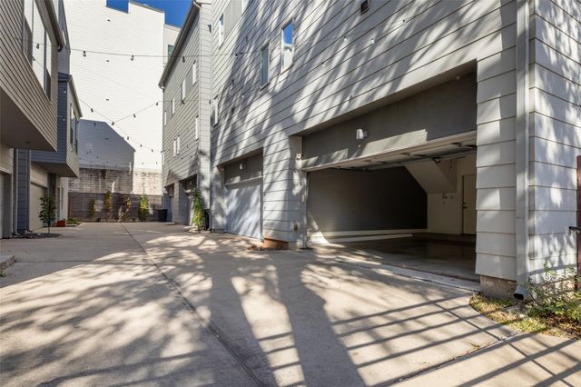 1524 Blodgett Street, Houston, TX 77004