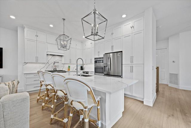 877 Taft Court, Palm Beach Gardens, FL 33410