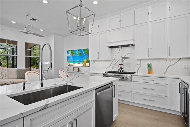 877 Taft Court, Palm Beach Gardens, FL 33410