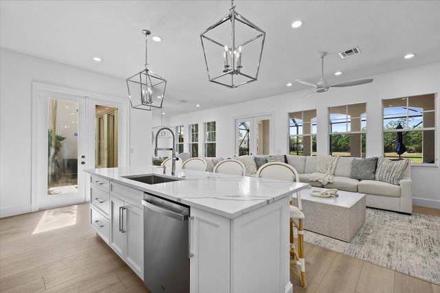 877 Taft Court, Palm Beach Gardens, FL 33410