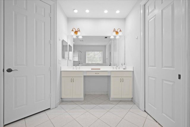 877 Taft Court, Palm Beach Gardens, FL 33410