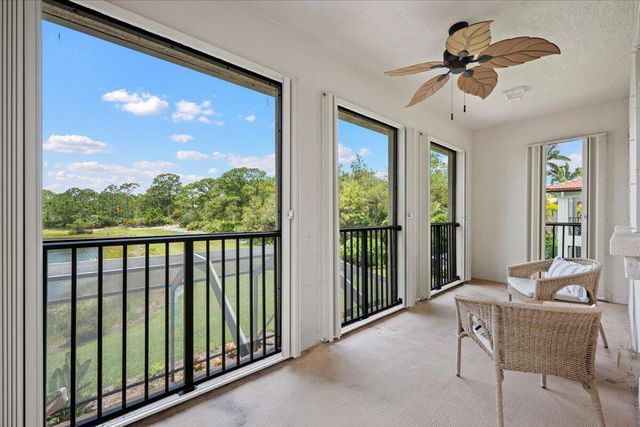 877 Taft Court, Palm Beach Gardens, FL 33410