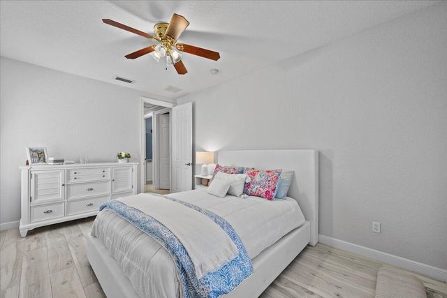 877 Taft Court, Palm Beach Gardens, FL 33410