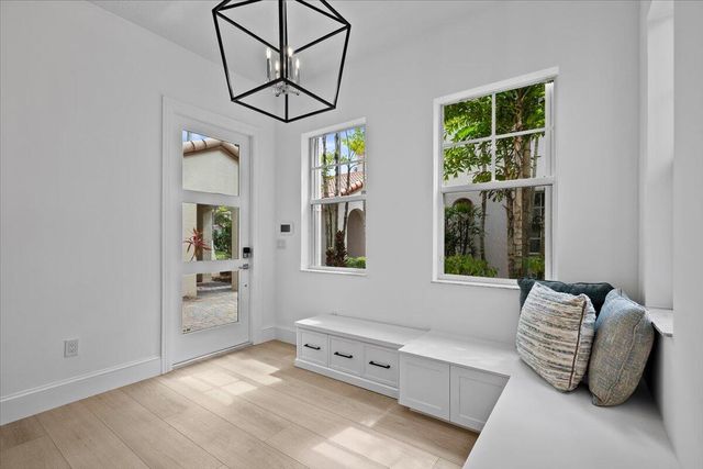 877 Taft Court, Palm Beach Gardens, FL 33410