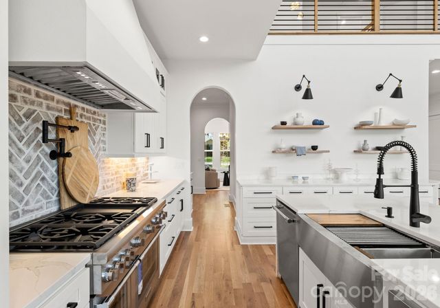 621 Poindexter Drive, Charlotte, NC 28209