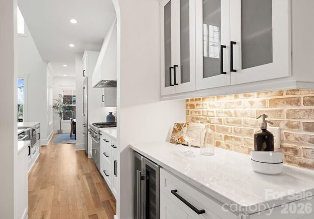 621 Poindexter Drive, Charlotte, NC 28209