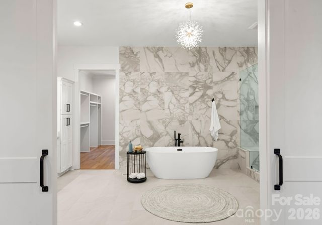 621 Poindexter Drive, Charlotte, NC 28209