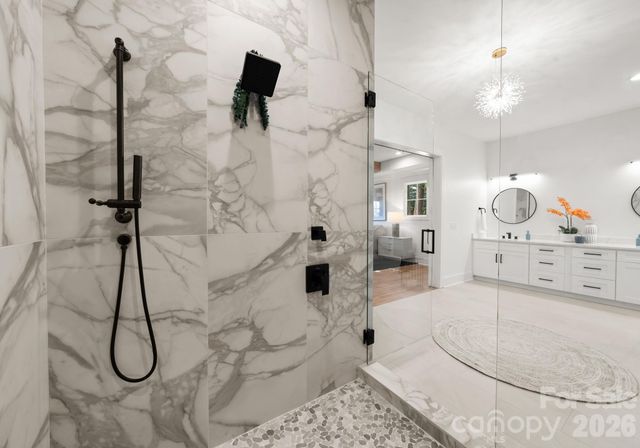 621 Poindexter Drive, Charlotte, NC 28209