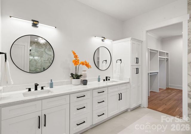 621 Poindexter Drive, Charlotte, NC 28209