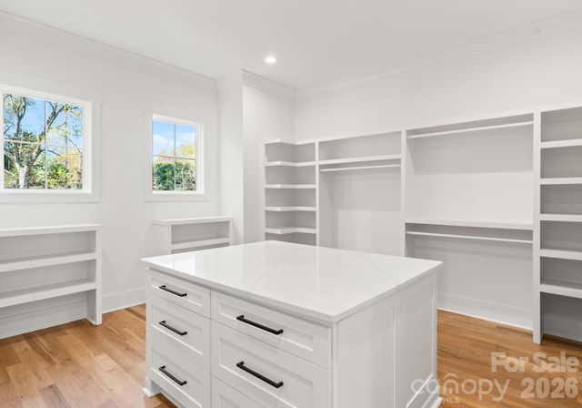 621 Poindexter Drive, Charlotte, NC 28209