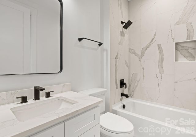 621 Poindexter Drive, Charlotte, NC 28209