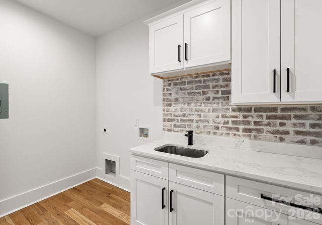 621 Poindexter Drive, Charlotte, NC 28209