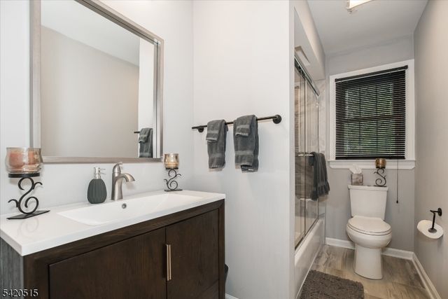 506 Durban Ave, Hopatcong Boro, NJ 07843