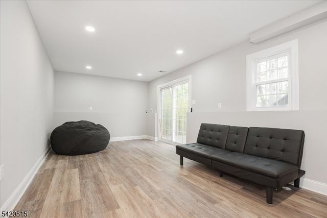 506 Durban Ave, Hopatcong Boro, NJ 07843