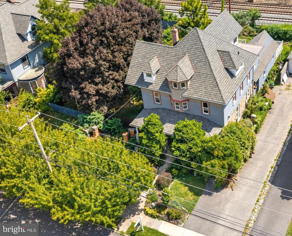 100 W RIDLEY AVE, RIDLEY PARK, PA 19078 — exterior
