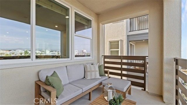 924 Chinon, Irvine, CA 92618