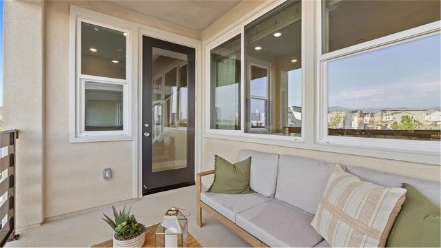 924 Chinon, Irvine, CA 92618