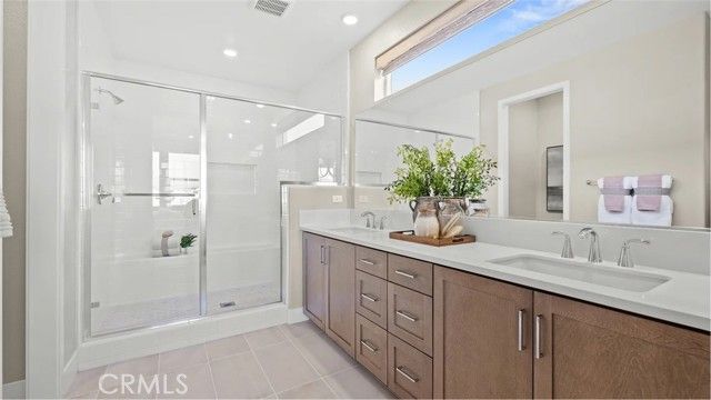 924 Chinon, Irvine, CA 92618