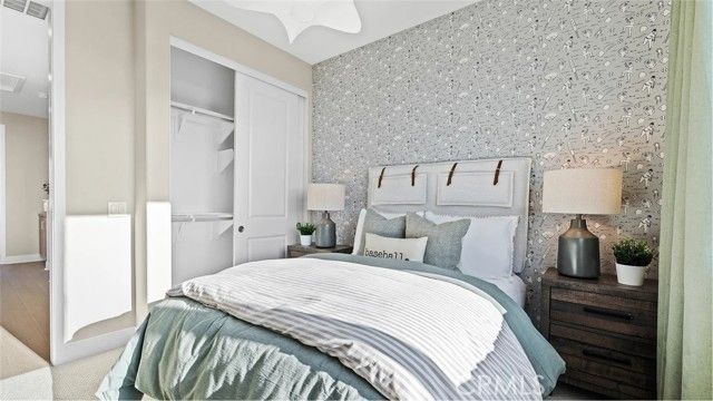 924 Chinon, Irvine, CA 92618