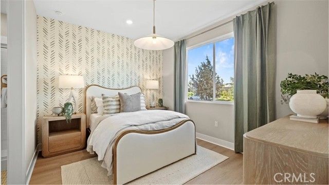 924 Chinon, Irvine, CA 92618