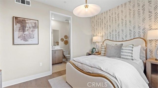 924 Chinon, Irvine, CA 92618