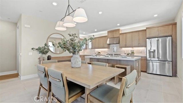 924 Chinon, Irvine, CA 92618