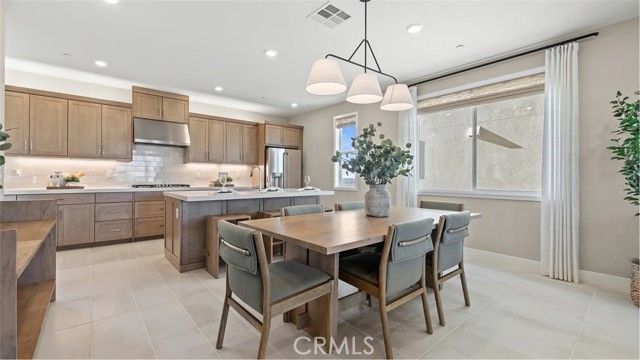 924 Chinon, Irvine, CA 92618