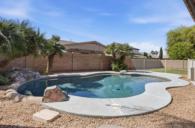 3565 E Vaughn Court, Gilbert, AZ 85234
