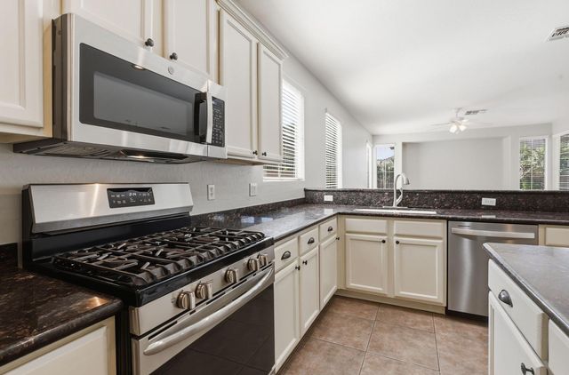 3565 E Vaughn Court, Gilbert, AZ 85234