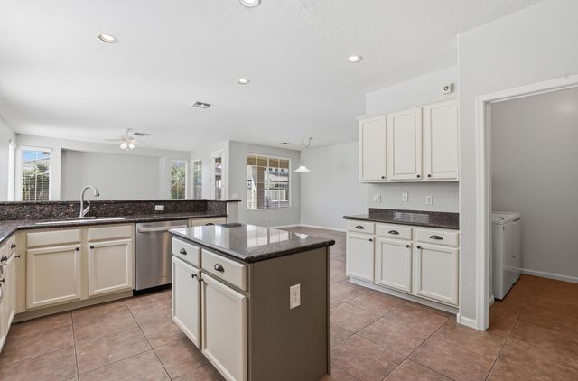 3565 E Vaughn Court, Gilbert, AZ 85234