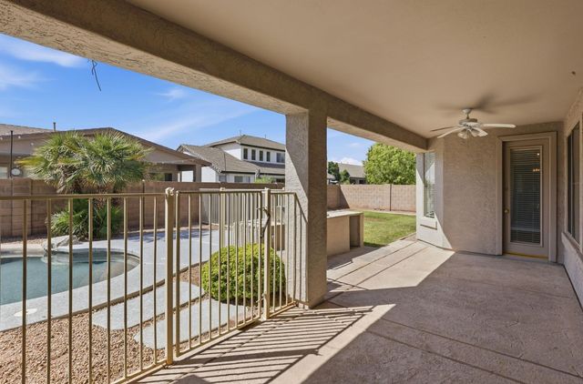 3565 E Vaughn Court, Gilbert, AZ 85234