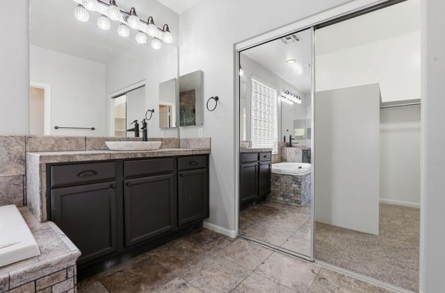 3565 E Vaughn Court, Gilbert, AZ 85234