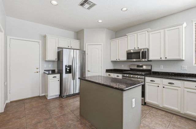 3565 E Vaughn Court, Gilbert, AZ 85234