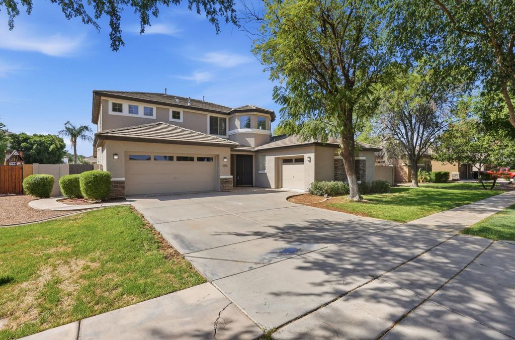 3565 E Vaughn Court, Gilbert, AZ 85234