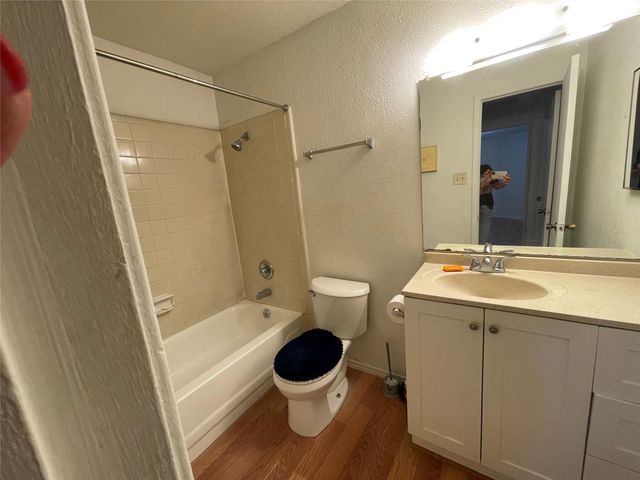 9700 Leawood Boulevard 1908, Houston, TX 77099