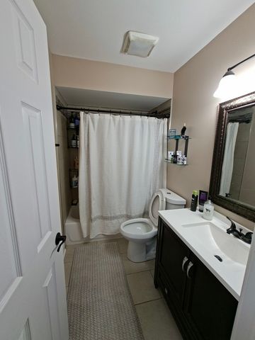 664 Pinecrest Drive 302, Prospect Heights, IL 60070