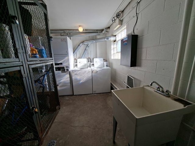 664 Pinecrest Drive 302, Prospect Heights, IL 60070