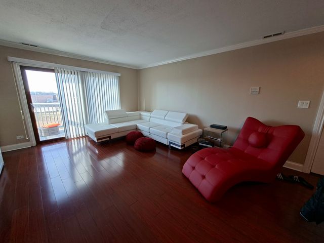 664 Pinecrest Drive 302, Prospect Heights, IL 60070