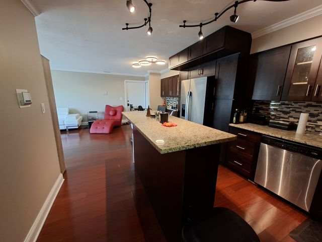 664 Pinecrest Drive 302, Prospect Heights, IL 60070