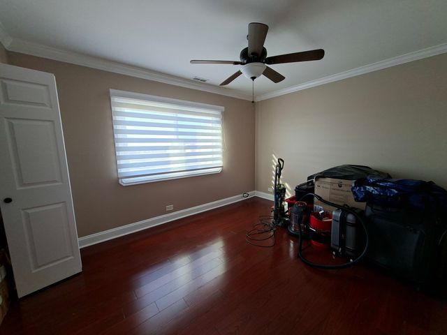 664 Pinecrest Drive 302, Prospect Heights, IL 60070