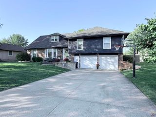 3824 SE 31st St, Topeka, KS 66605