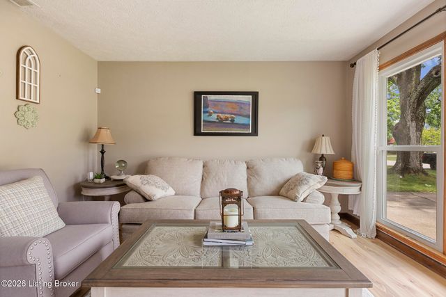 3306 Ethelwood Dr, Louisville, KY 40299