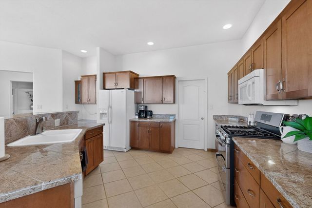 5100 Onies Court NE, Rio Rancho, NM 87144