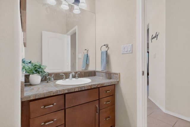 5100 Onies Court NE, Rio Rancho, NM 87144