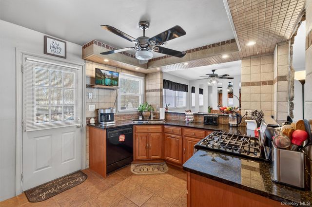 14 Scotchtown Drive, Middletown, NY 10941