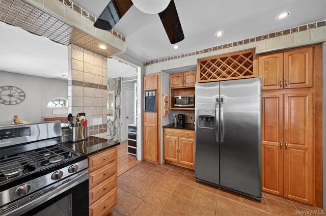 14 Scotchtown Drive, Middletown, NY 10941